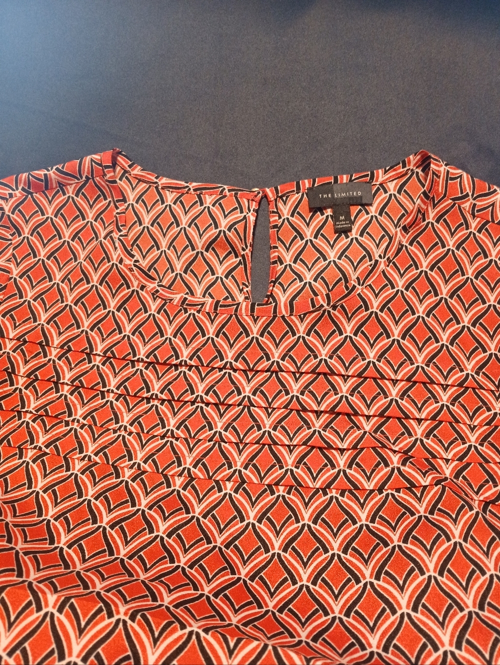 Ann Taylor Red Geometric Cap Sleeve Blouse